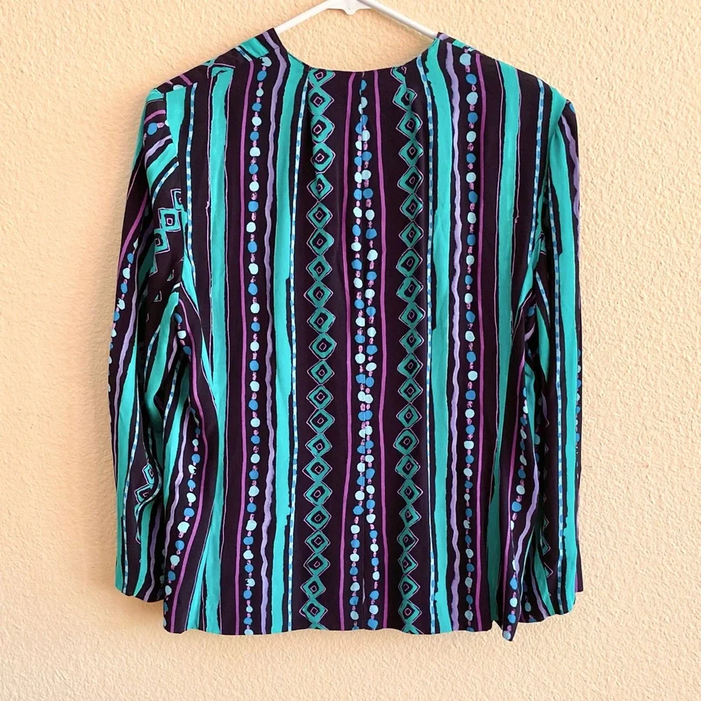 Jacket ~ Vintage ~ Light Weight ~ Women’s ~ Single Button ~ V Neck ~ 80’s-90’s - Picture 2 of 4